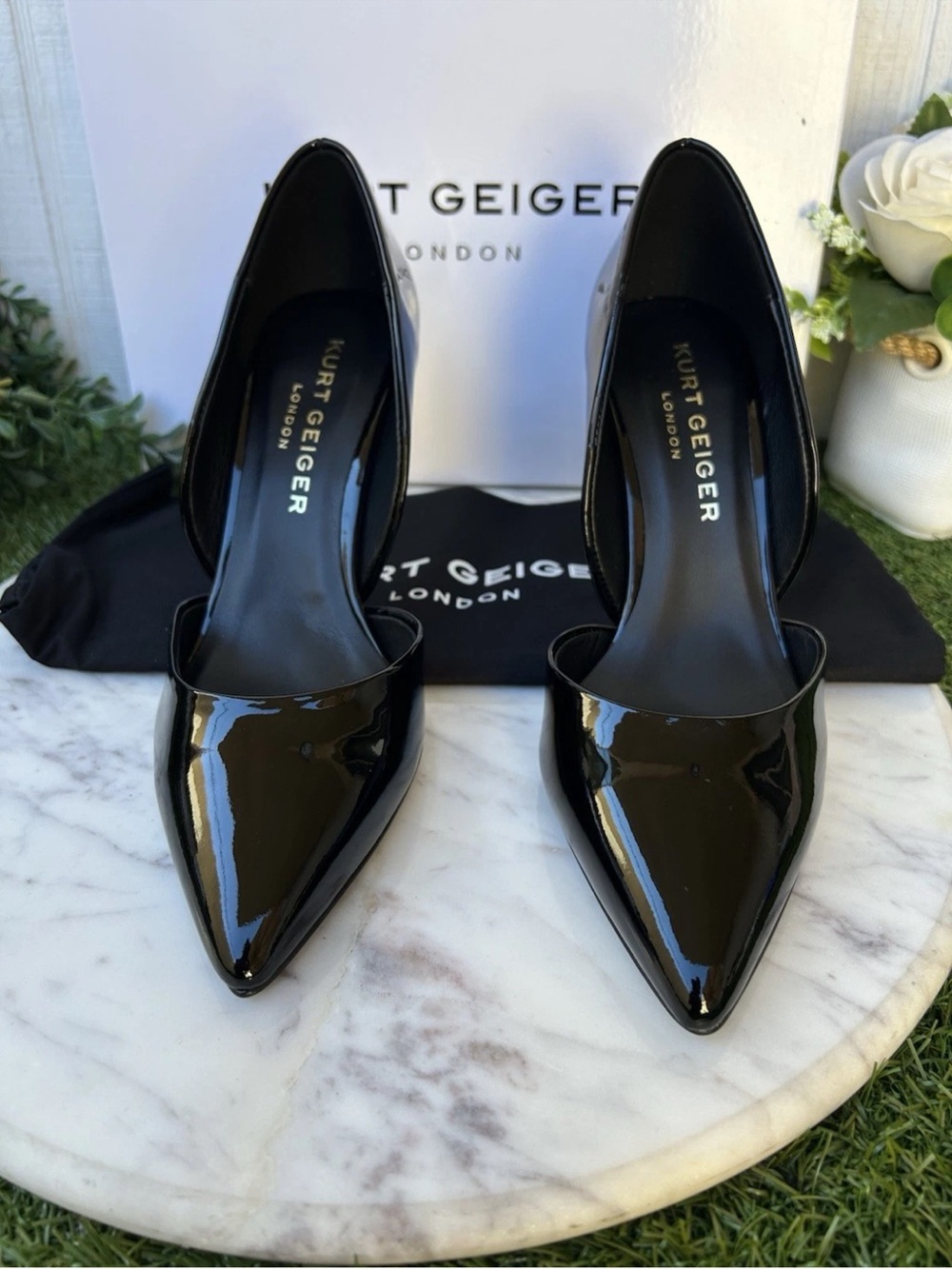 KURT GEIGER LONDON BOND
Black Patent Leather Pumps size
US  7 NEW/with box $220 - Picture 4 of 14